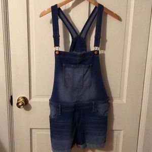 Short overalls